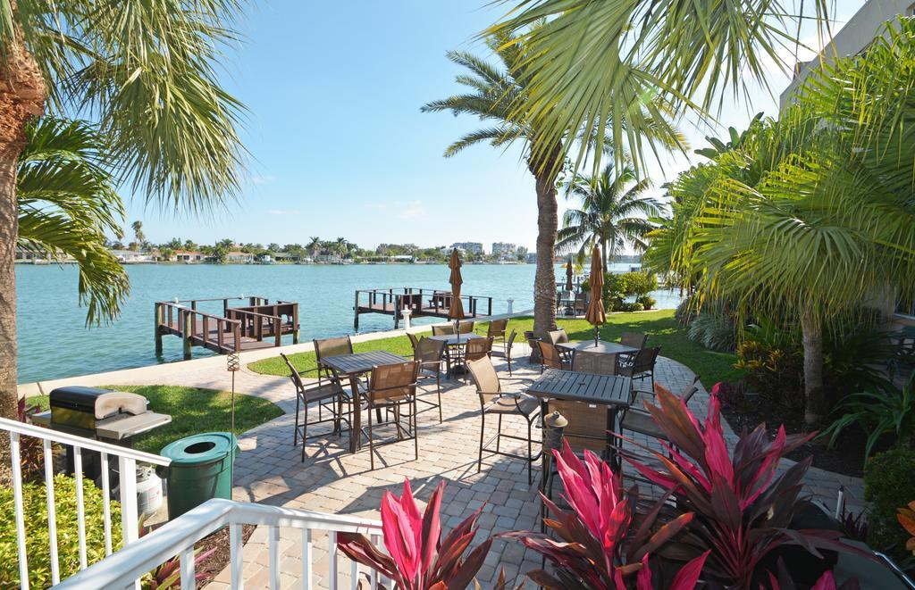 סיינט פיט ביץ' Westwinds Waterfront Resort מראה חיצוני תמונה