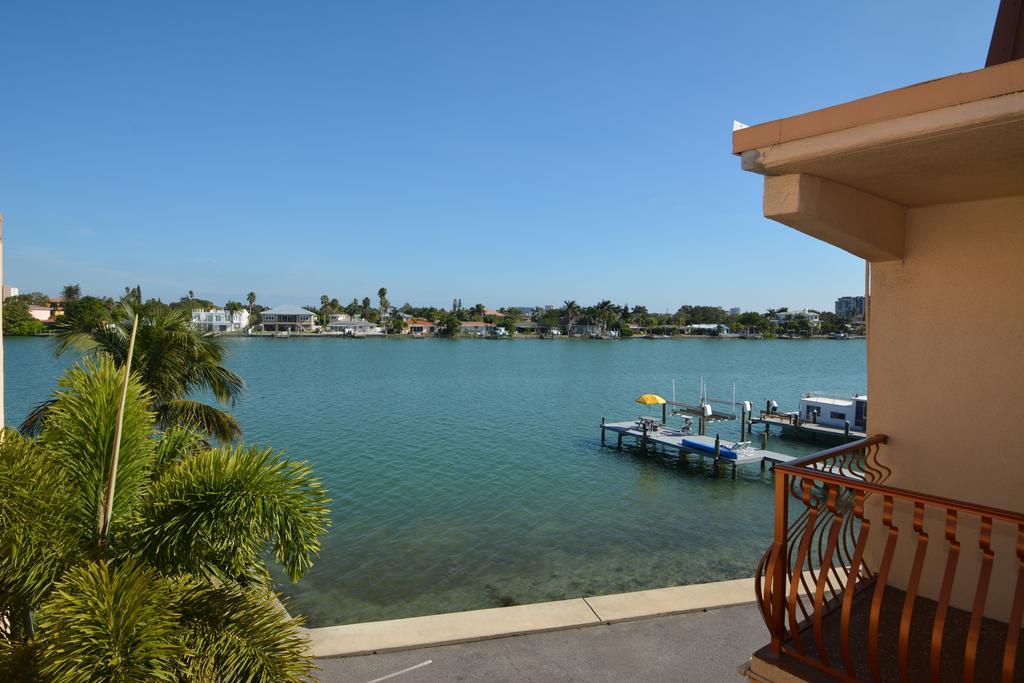 סיינט פיט ביץ' Westwinds Waterfront Resort מראה חיצוני תמונה
