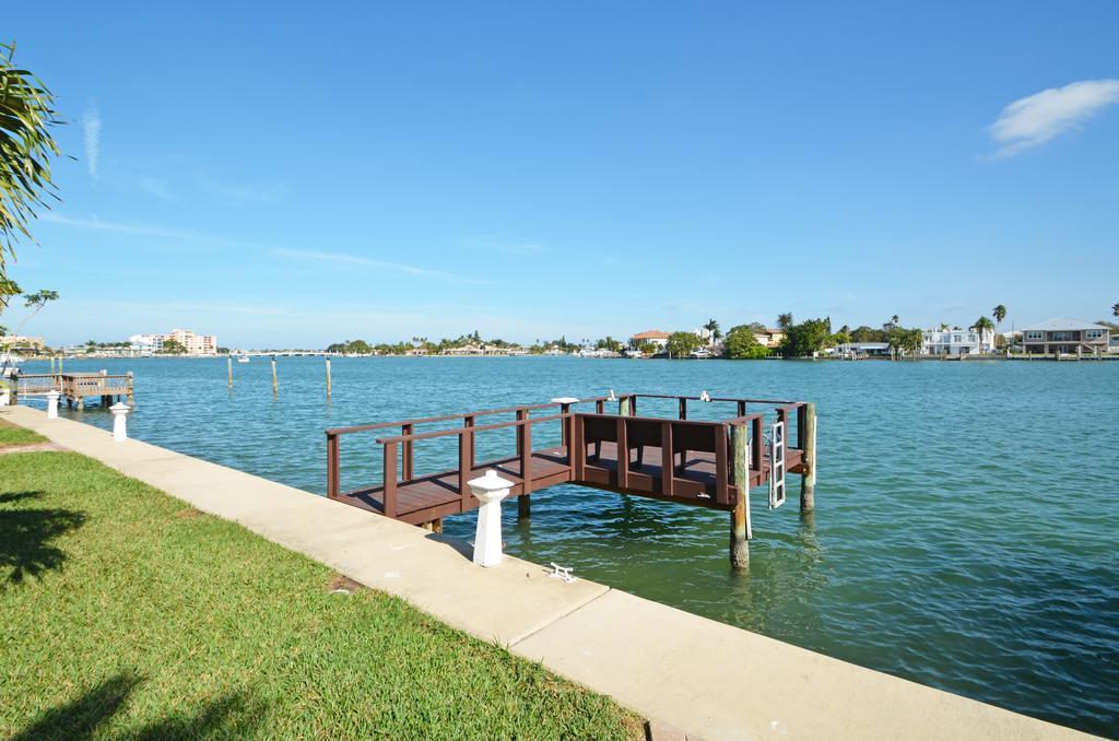 סיינט פיט ביץ' Westwinds Waterfront Resort מראה חיצוני תמונה