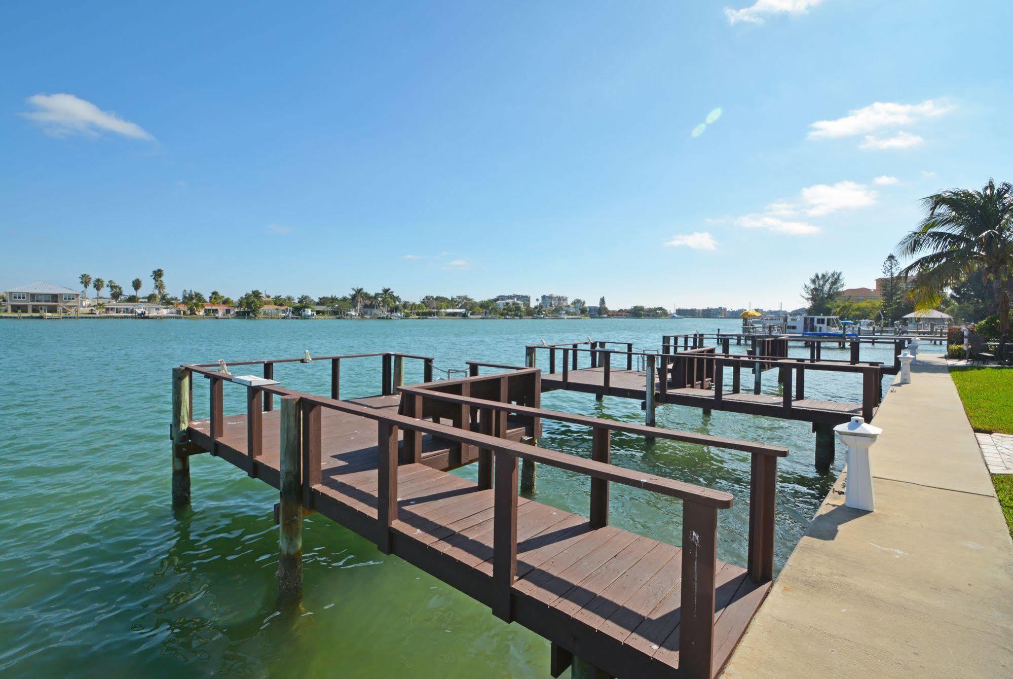 סיינט פיט ביץ' Westwinds Waterfront Resort מראה חיצוני תמונה