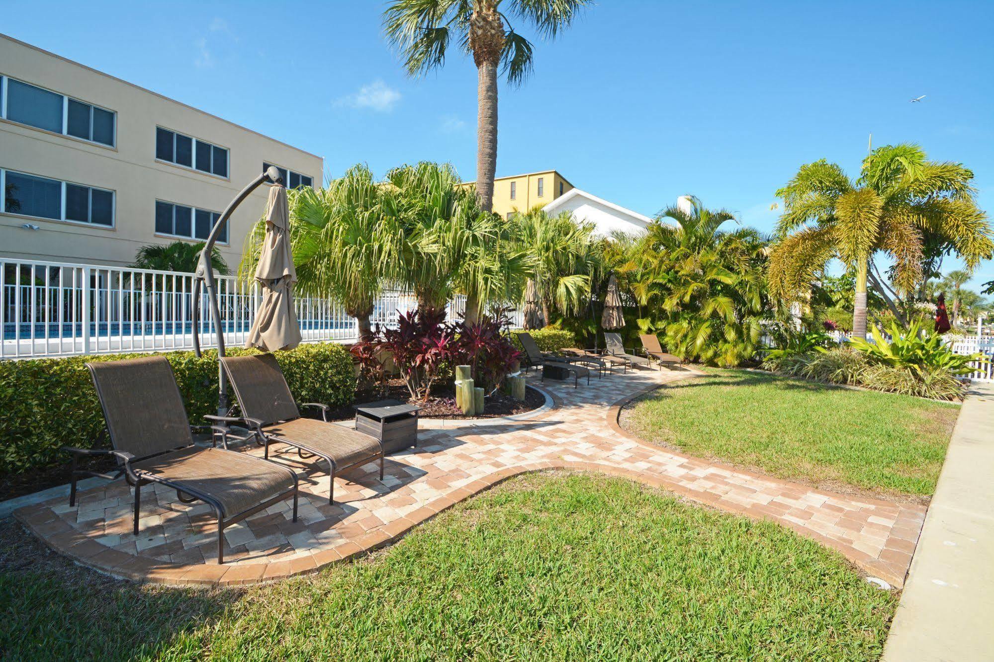 סיינט פיט ביץ' Westwinds Waterfront Resort מראה חיצוני תמונה